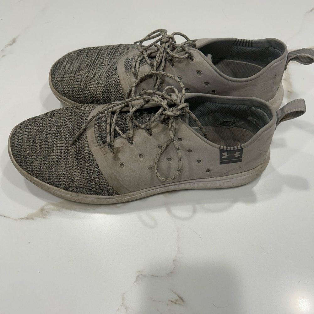 Men’s Under Armour size 11 grey shoes